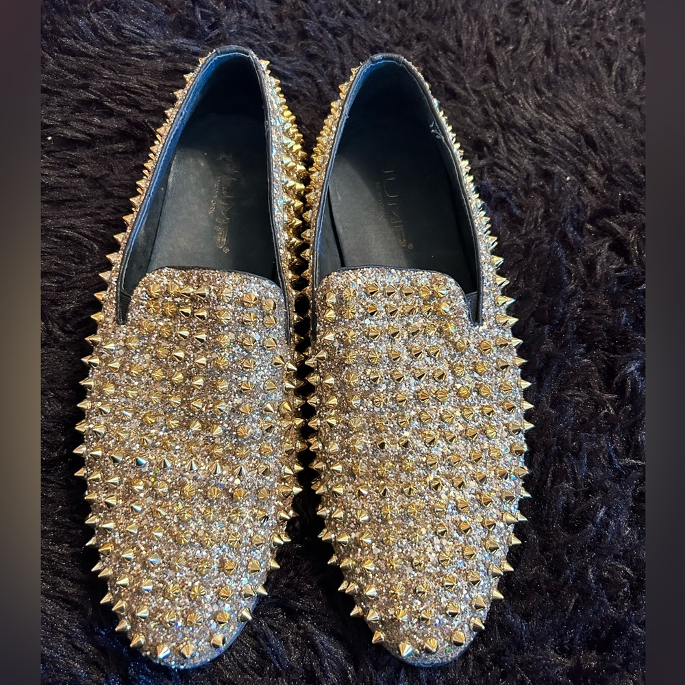 Men’s Gold Jump spike dress shoes